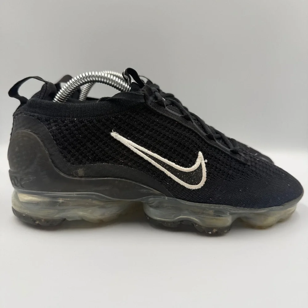 Nike Air VaporMax 2021 FK Womens Size 9 Running Shoes Flyknit Black DC4112-002